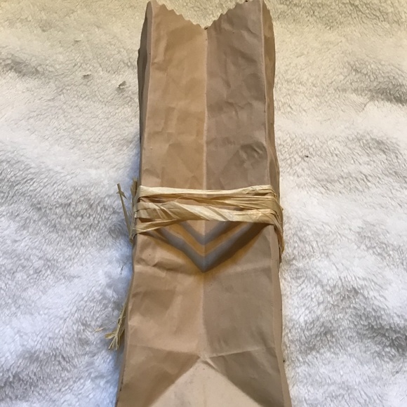 Host Pick- NWOT RARE Ceramic Pottery that looks like a store Grocery Bag - Picture 6 of 9